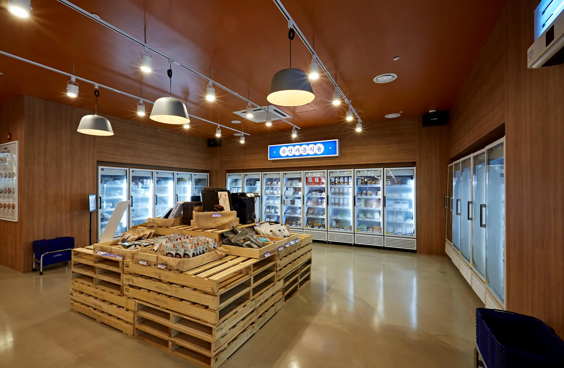 인어교주해적섬 FISH MARKET 다이닝 인테리어 8