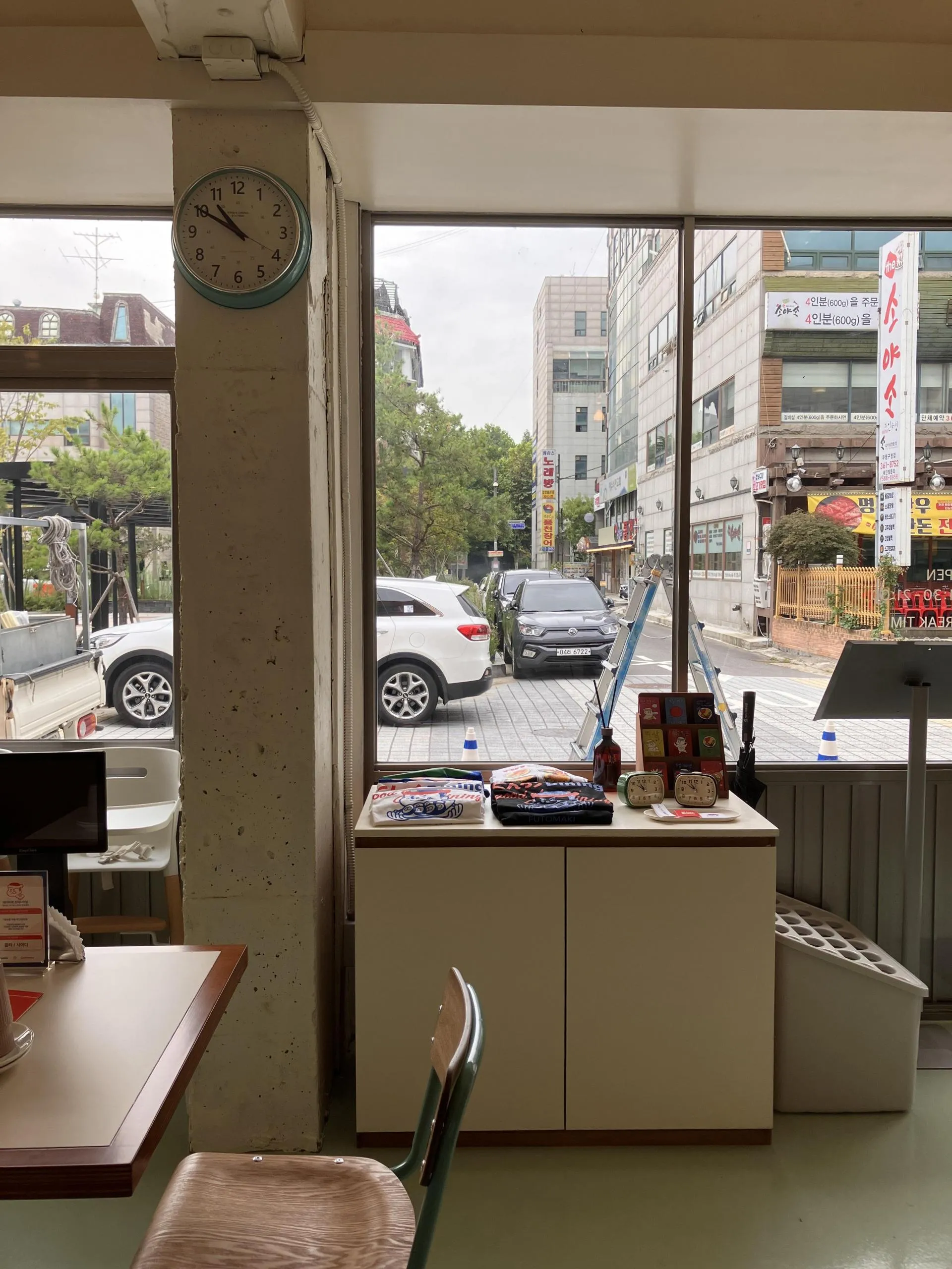 초이다이닝 부평점 다이닝 인테리어 17